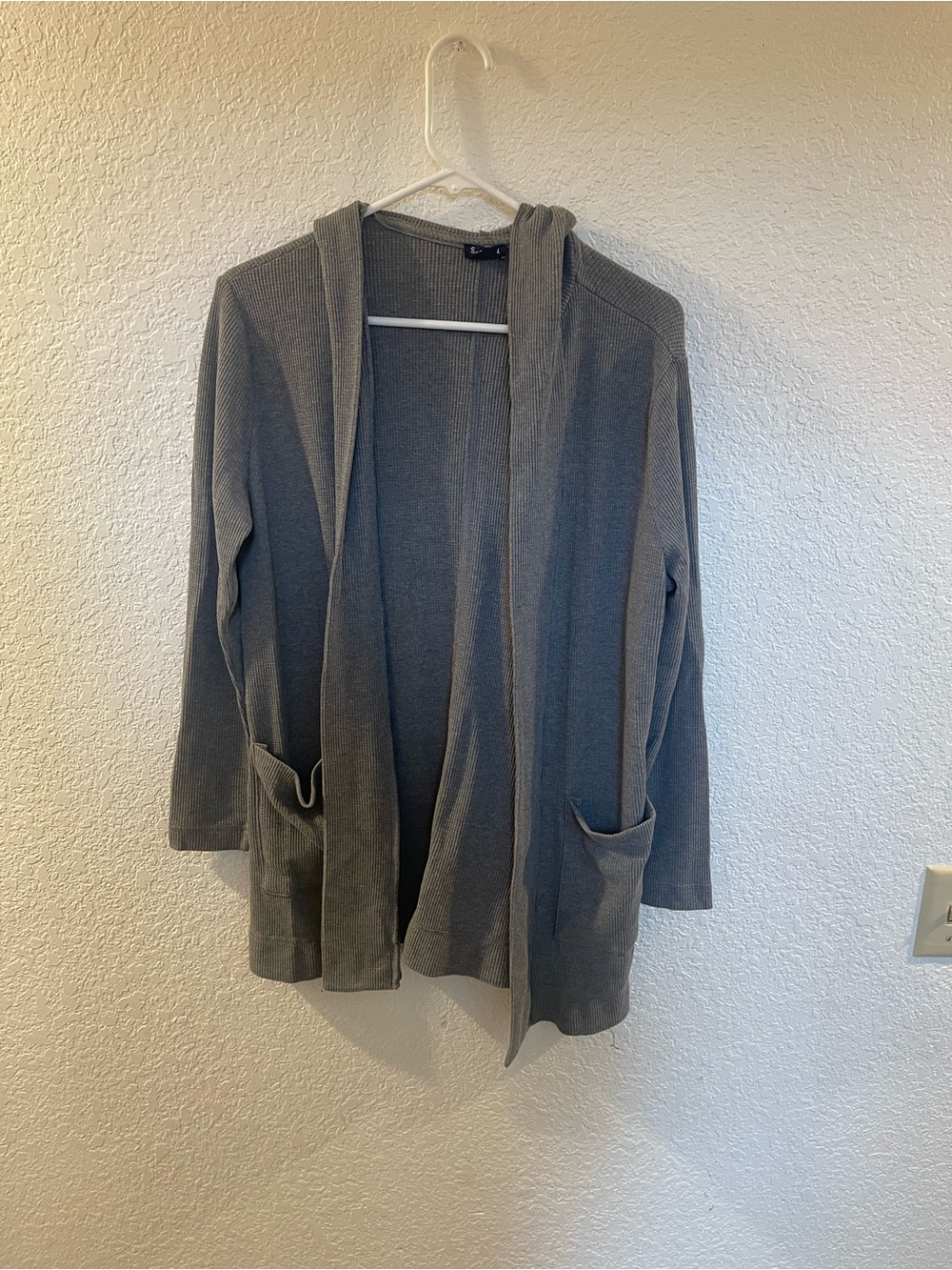 Splendid Gray Hooded Open-Front Cardigan with Pockets